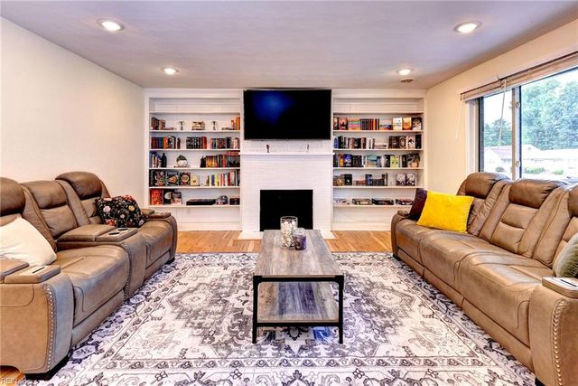 107 Ward DR, Hampton, VA 23669