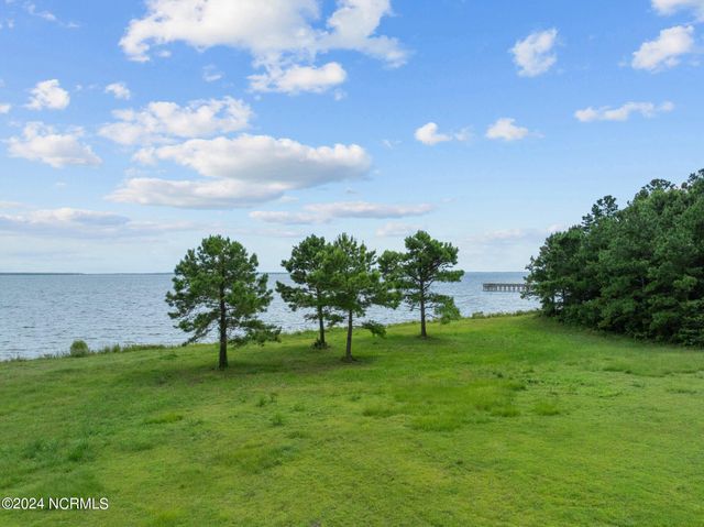 363 Wind Lake Road S, Oriental, NC 28571