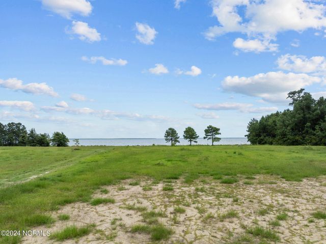 363 Wind Lake Road S, Oriental, NC 28571