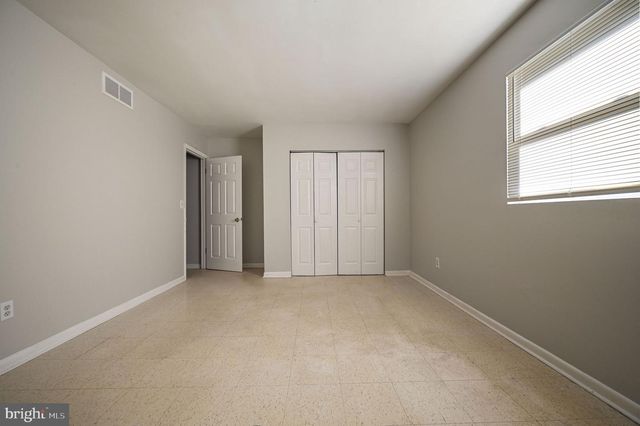 33 SPRUANCE RD, Dover, DE 19901