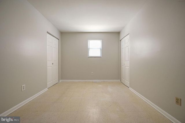 33 SPRUANCE RD, Dover, DE 19901