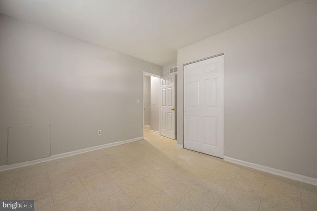 33 SPRUANCE RD, Dover, DE 19901