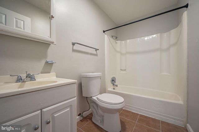 33 SPRUANCE RD, Dover, DE 19901