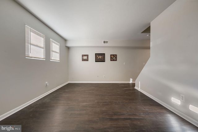 33 SPRUANCE RD, Dover, DE 19901