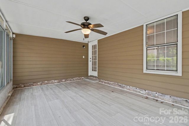 5513 Southminster Lane, Charlotte, NC 28216