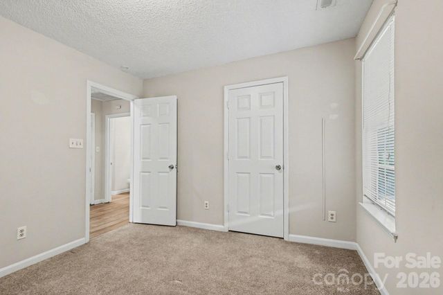 5513 Southminster Lane, Charlotte, NC 28216