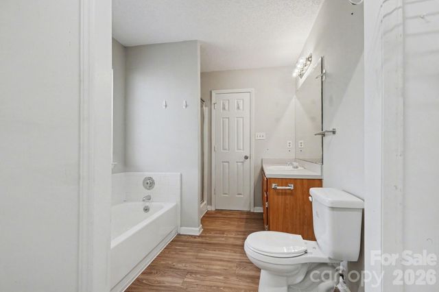 5513 Southminster Lane, Charlotte, NC 28216