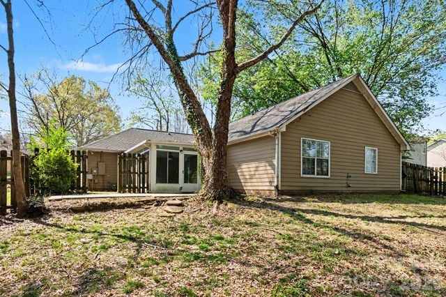 5513 Southminster Lane, Charlotte, NC 28216