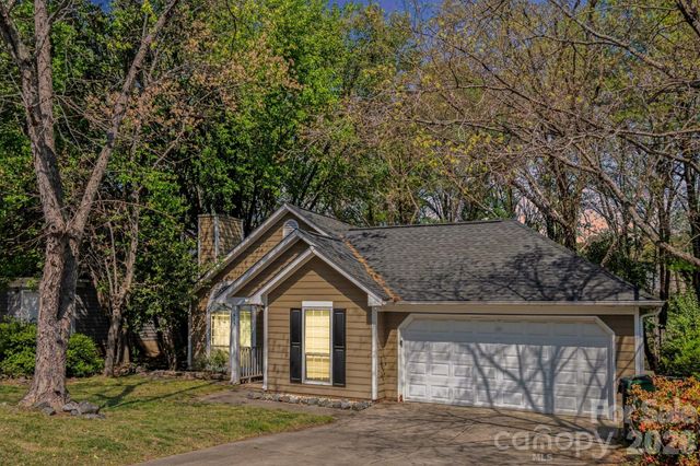 5513 Southminster Lane, Charlotte, NC 28216