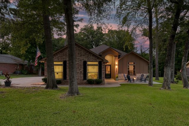 15022 Constellation Circle W, Willis, TX 77318