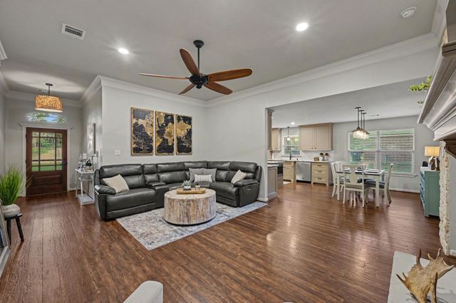 15022 Constellation Circle W, Willis, TX 77318