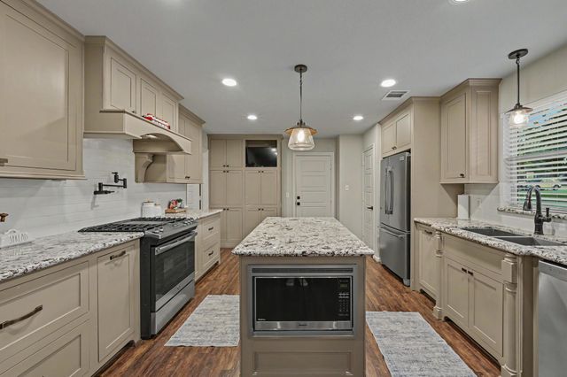 15022 Constellation Circle W, Willis, TX 77318
