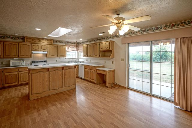 244 DINKLE Road, Edgewood, NM 87015