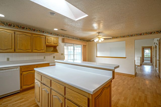 244 DINKLE Road, Edgewood, NM 87015