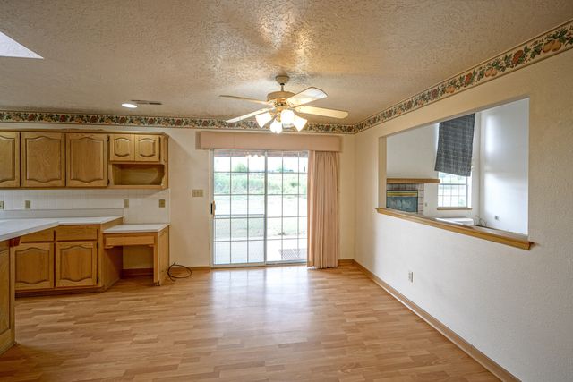 244 DINKLE Road, Edgewood, NM 87015