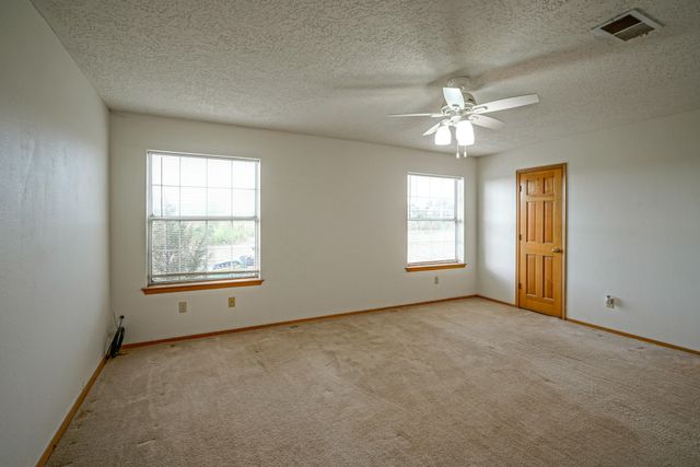 244 DINKLE Road, Edgewood, NM 87015