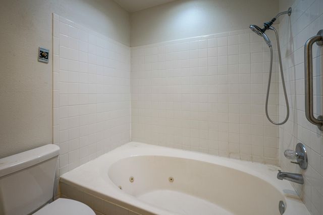 244 DINKLE Road, Edgewood, NM 87015