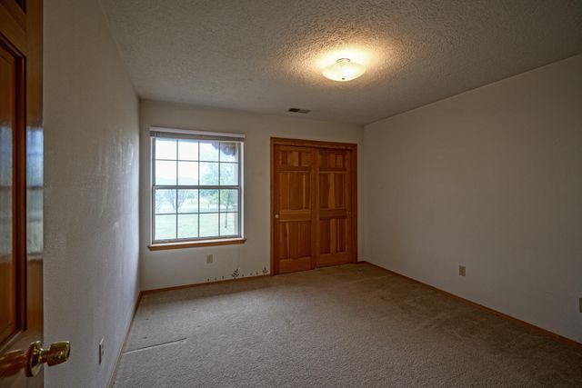 244 DINKLE Road, Edgewood, NM 87015