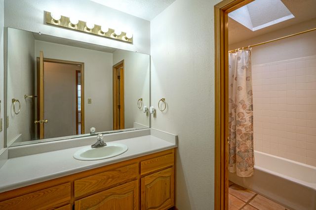 244 DINKLE Road, Edgewood, NM 87015