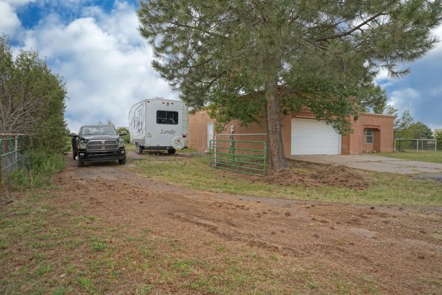 244 DINKLE Road, Edgewood, NM 87015