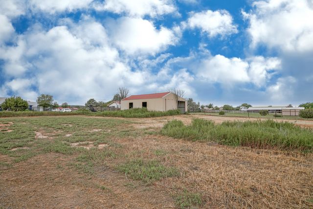 244 DINKLE Road, Edgewood, NM 87015