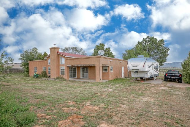 244 DINKLE Road, Edgewood, NM 87015