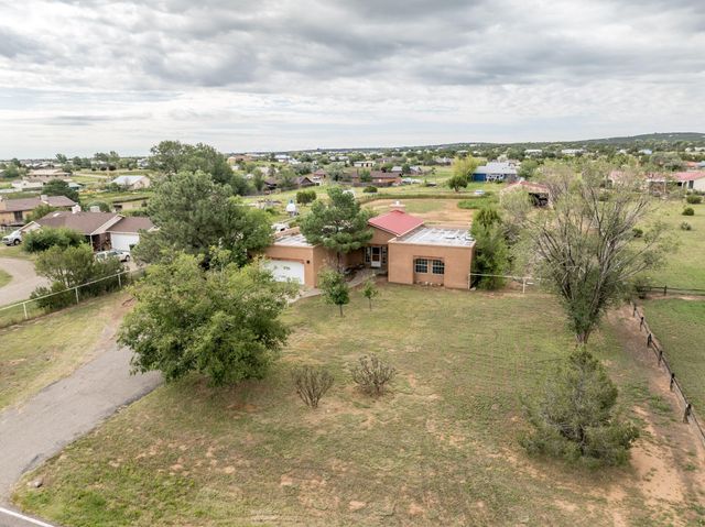 244 DINKLE Road, Edgewood, NM 87015