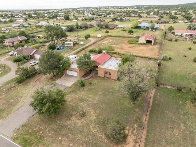 244 DINKLE Road, Edgewood, NM 87015