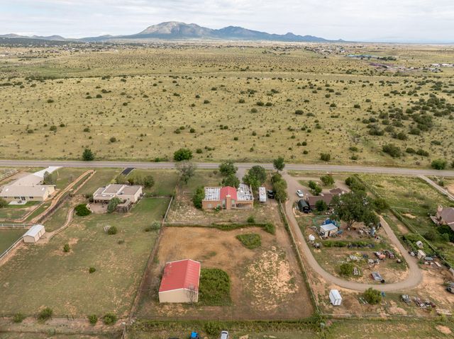 244 DINKLE Road, Edgewood, NM 87015