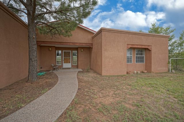 244 DINKLE Road, Edgewood, NM 87015