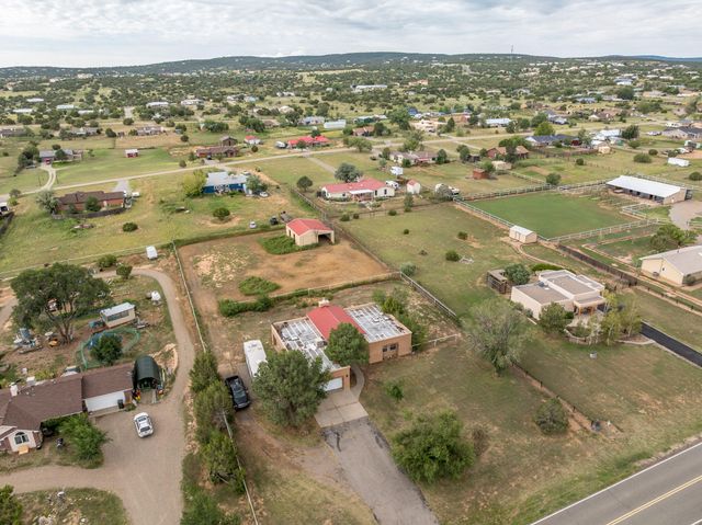 244 DINKLE Road, Edgewood, NM 87015