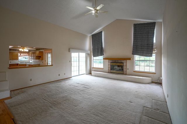 244 DINKLE Road, Edgewood, NM 87015