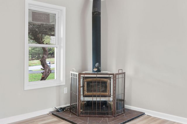 7308 N Farm Road 203, Strafford, MO 65757