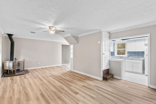 7308 N Farm Road 203, Strafford, MO 65757