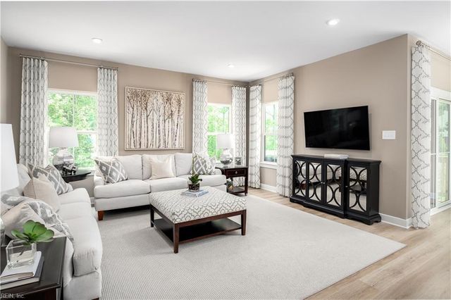 2150 Mainsail DR, Carrollton, VA 23314