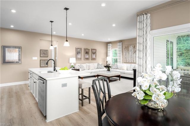 2150 Mainsail DR, Carrollton, VA 23314