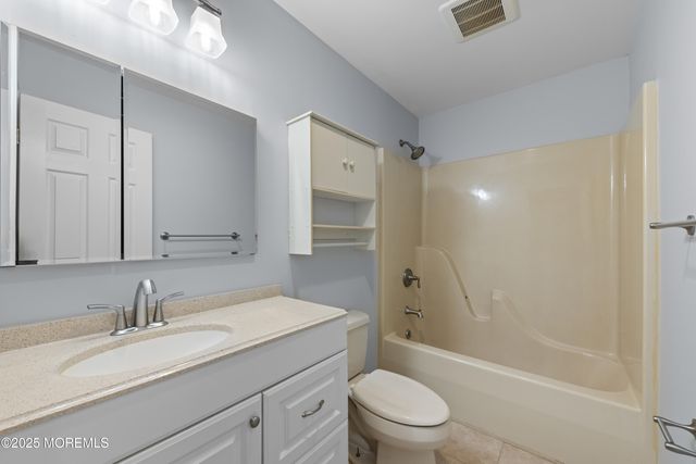 155 Zwolak Court, South Plainfield, NJ 07080