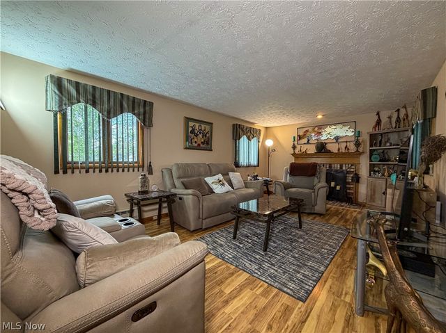 724 Indiana Avenue, Mcdonald, OH 44437