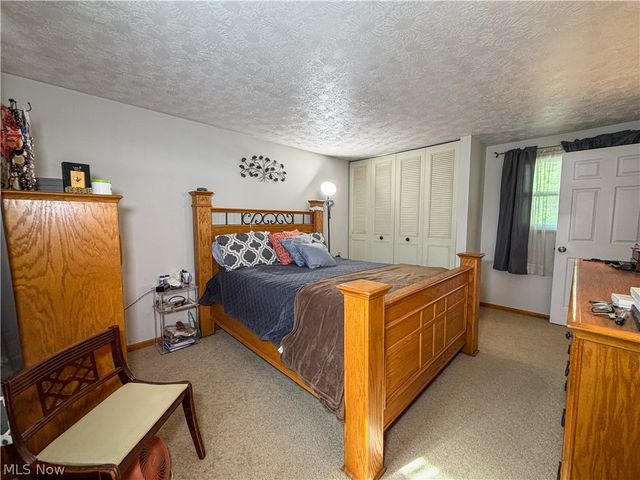 724 Indiana Avenue, Mcdonald, OH 44437