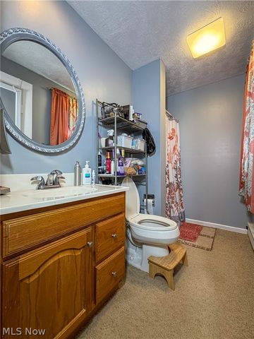 724 Indiana Avenue, Mcdonald, OH 44437
