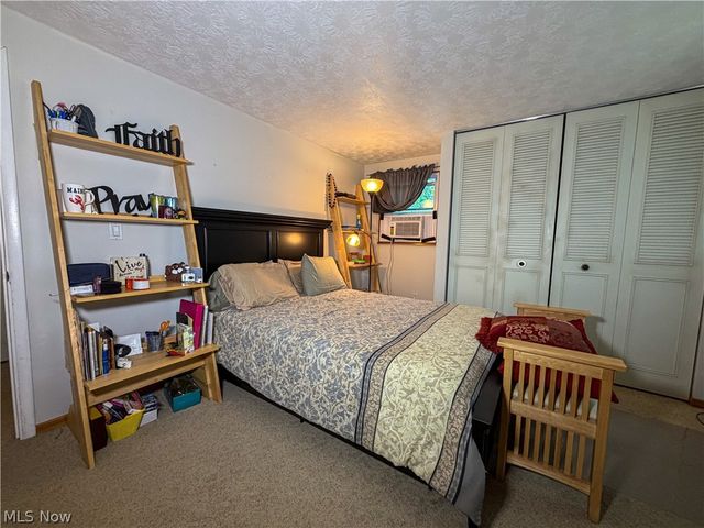 724 Indiana Avenue, Mcdonald, OH 44437