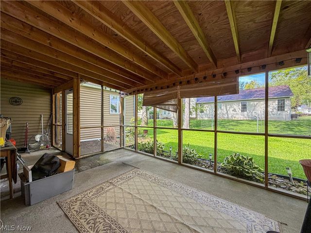 724 Indiana Avenue, Mcdonald, OH 44437