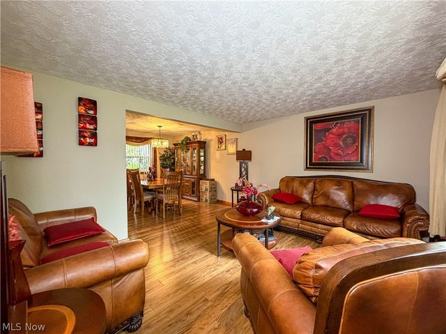 724 Indiana Avenue, Mcdonald, OH 44437