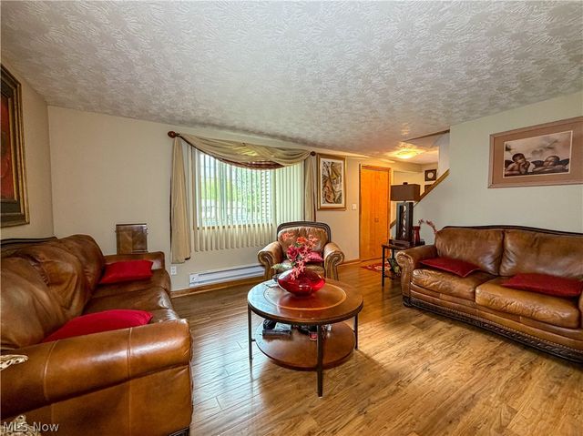 724 Indiana Avenue, Mcdonald, OH 44437