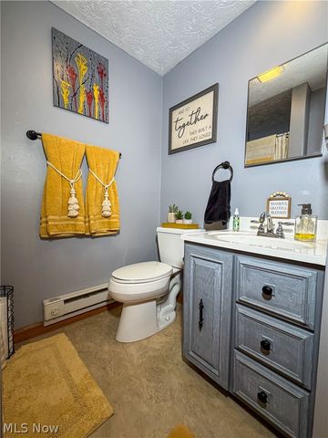 724 Indiana Avenue, Mcdonald, OH 44437