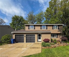 724 Indiana Avenue, Mcdonald, OH 44437