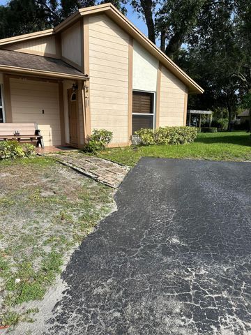 2086 SW 71st Way, Davie, FL 33317