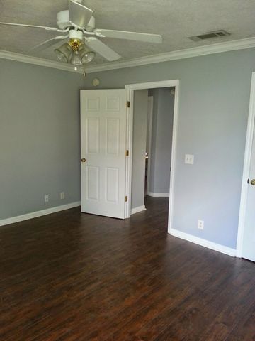 1811 Rory Cv, La Vergne, TN 37086