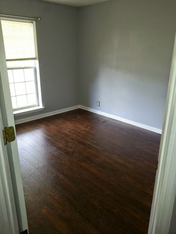 1811 Rory Cv, La Vergne, TN 37086