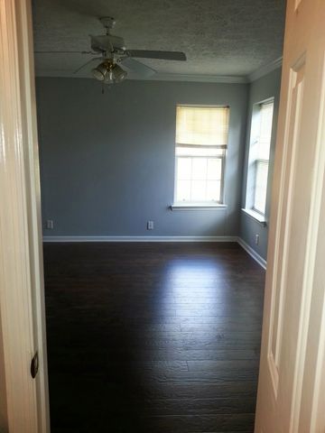 1811 Rory Cv, La Vergne, TN 37086